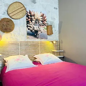 Souleiado St Remy Centre Confort Apartment Saint-Rémy-de-Provence